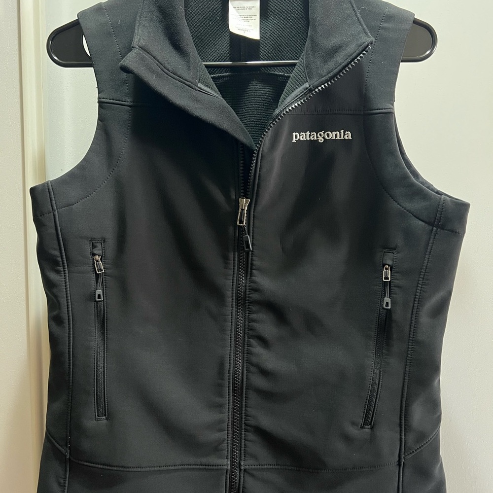 Patagonia Jet Black Zip-up Vest with pockets